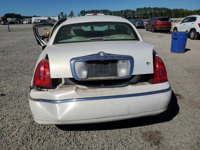 1LNHM81W02Y656675 - 2002 LINCOLN TOWN CAR EXECUTIVE WHITE photo 6