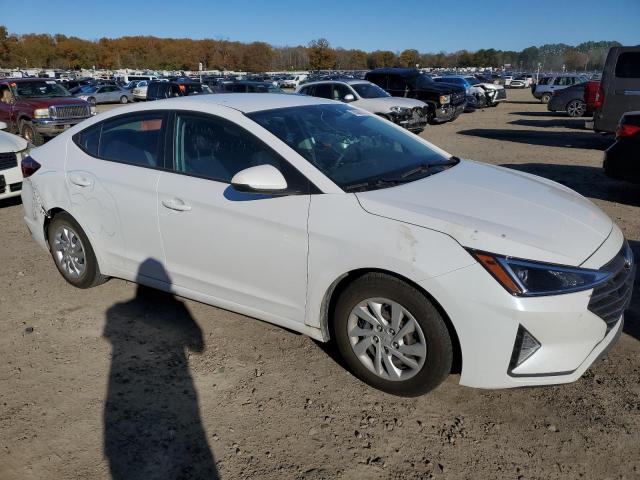 5NPD74LF3KH423715 - 2019 HYUNDAI ELANTRA SE WHITE photo 4