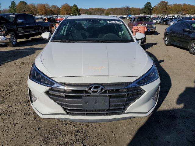 5NPD74LF3KH423715 - 2019 HYUNDAI ELANTRA SE WHITE photo 5