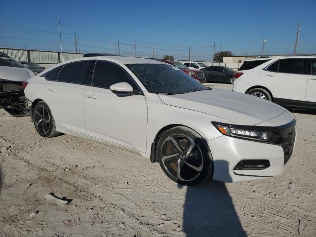 1HGCV1E36JA218867 - 2018 HONDA ACCORD SPORT WHITE photo 4