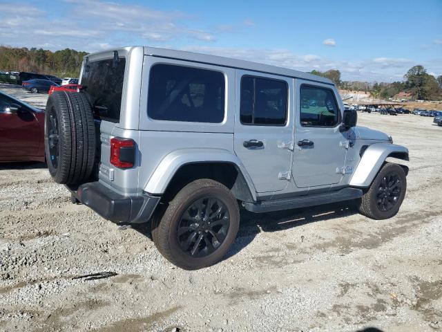 1C4JJXP6XNW228287 - 2022 JEEP WRANGLER U SAHARA 4XE SILVER photo 3