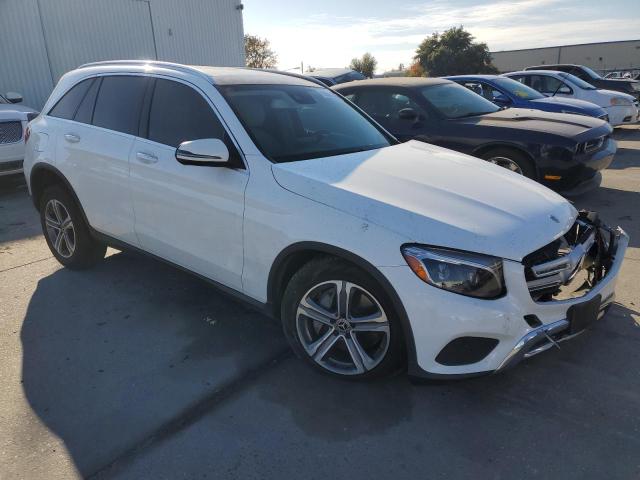 WDC0G4KB5KF586884 - 2019 MERCEDES-BENZ GLC 300 4MATIC WHITE photo 4