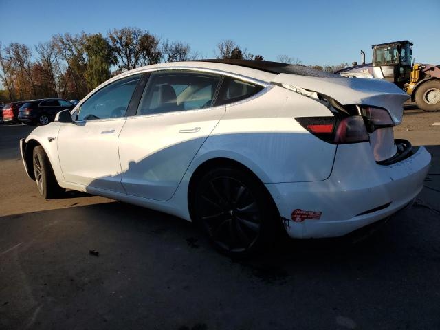 5YJ3E1EA4JF006389 - 2018 TESLA MODEL 3 WHITE photo 2