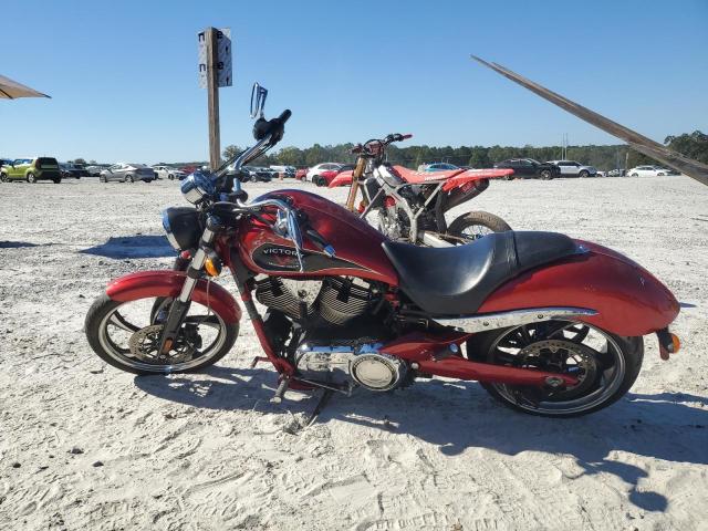 5VPXB36N2E3028564 - 2014 VICTORY MOTORCYCLES JACKPOT RED photo 3