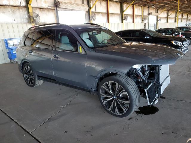 5UX23EM08R9S35468 - 2024 BMW X7 XDRIVE40I GRAY photo 4