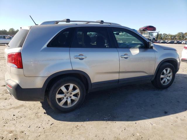 5XYKT3A6XDG356833 - 2013 KIA SORENTO LX SILVER photo 3