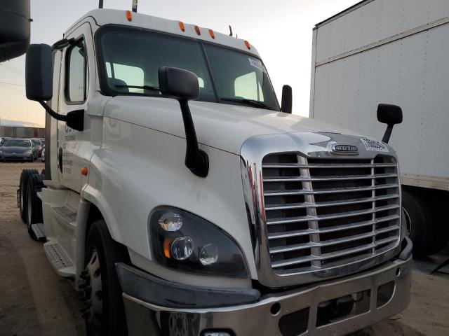 1FUJGED51FLGN3524 - 2015 FREIGHTLINER CASCADIA 1 WHITE photo 1