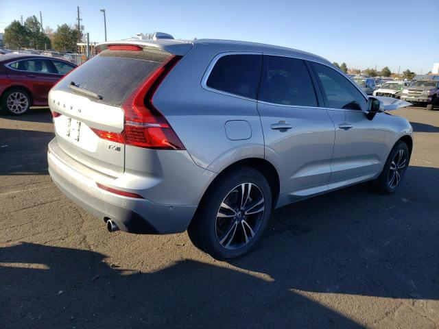 YV4A22RK8J1092854 - 2018 VOLVO XC60 T6 MOMENTUM SILVER photo 3