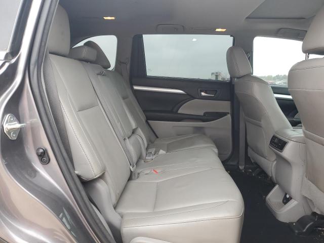 5TDKKRFHXFS107373 - 2015 TOYOTA HIGHLANDER XLE GRAY photo 11