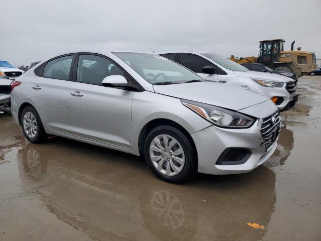 3KPC24A31KE074223 - 2019 HYUNDAI ACCENT SE SILVER photo 4