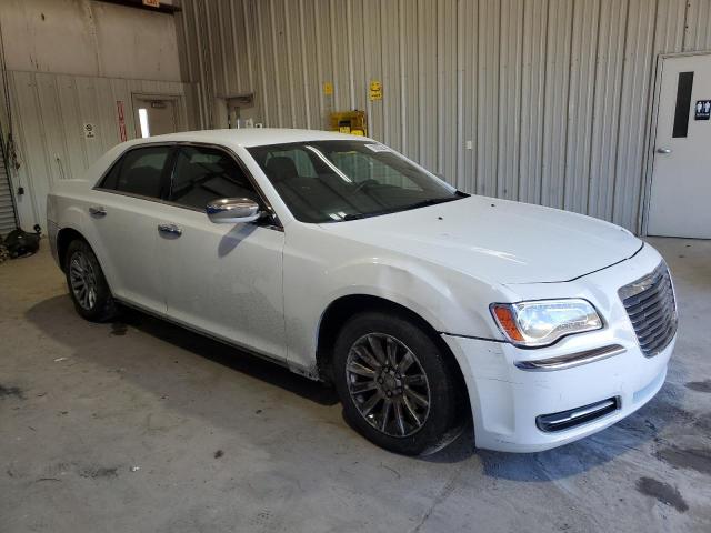 2C3CCAAG0EH288566 - 2014 CHRYSLER 300 WHITE photo 4