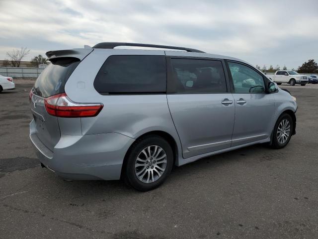 5TDYZ3DCXJS914818 - 2018 TOYOTA SIENNA XLE SILVER photo 3