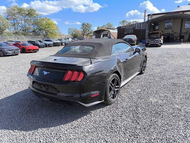 1FATP8UH1L5119759 - 2020 FORD MUSTANG BLACK photo 4