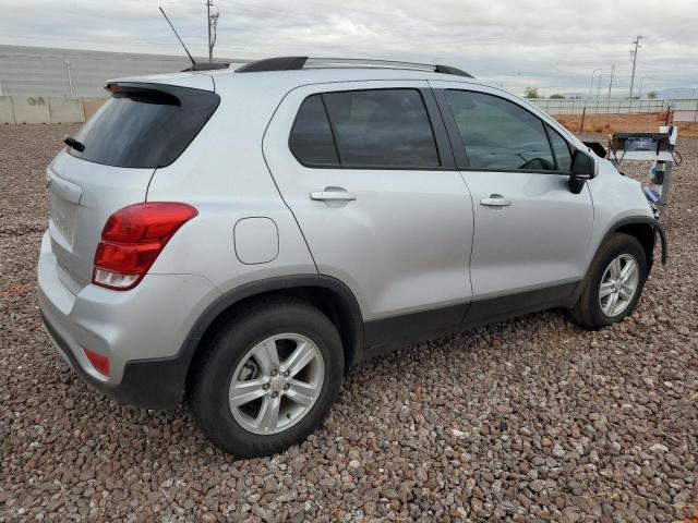 KL7CJPSB5MB329656 - 2021 CHEVROLET TRAX 1LT SILVER photo 3