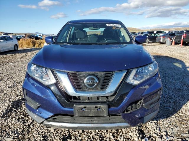 KNMAT2MV8JP615384 - 2018 NISSAN ROGUE S BLUE photo 5