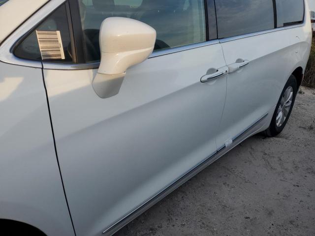 2C4RC1BG5KR626585 - 2019 CHRYSLER PACIFICA TOURING L WHITE photo 13