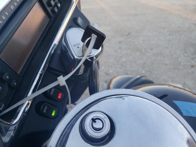 1HD1FCW186Y699407 - 2006 HARLEY-DAVIDSON FLHTCUI 黑色 照片 8