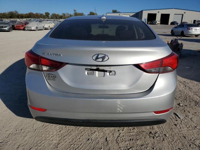 5NPDH4AE3GH748413 - 2016 HYUNDAI ELANTRA SE SILVER photo 6