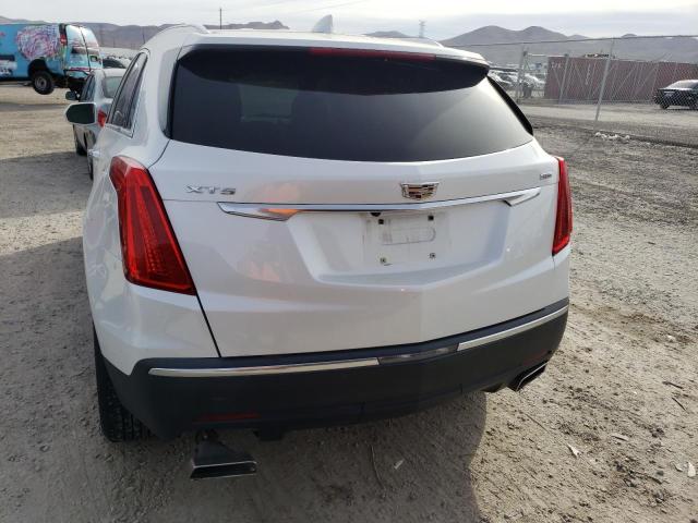 1GYKNBRS4HZ105796 - 2017 CADILLAC XT5 LUXURY WHITE photo 6