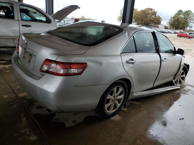 4T4BF3EK1BR136847 - 2011 TOYOTA CAMRY BASE SILVER photo 3