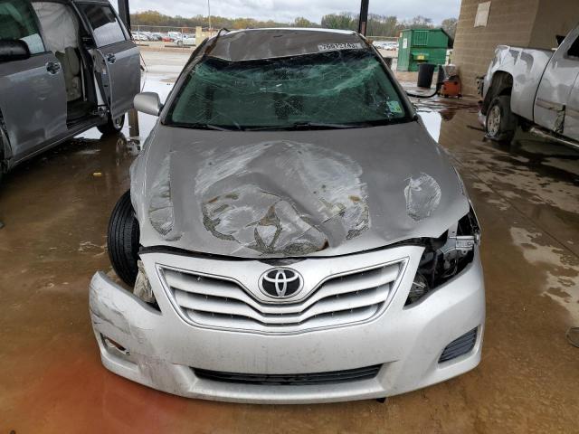 4T4BF3EK1BR136847 - 2011 TOYOTA CAMRY BASE SILVER photo 5