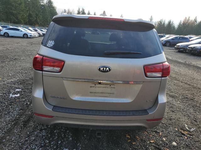 KNDMB5C19F6064587 - 2015 KIA SEDONA LX GOLD photo 6