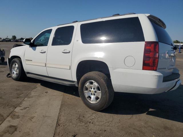 1GNSCJE07BR386887 - 2011 CHEVROLET SUBURBAN C1500 LT WHITE photo 2