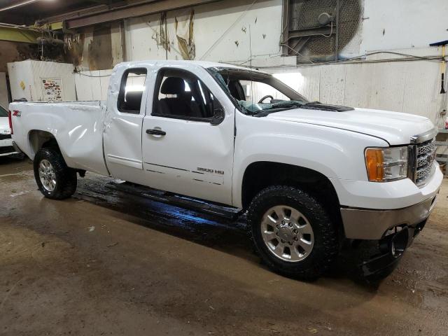 1GT523CG5DZ270689 - 2013 GMC SIERRA K3500 SLE WHITE photo 4