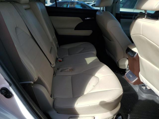 5TDHZRBH9NS239406 - 2022 TOYOTA HIGHLANDER XLE WHITE photo 11