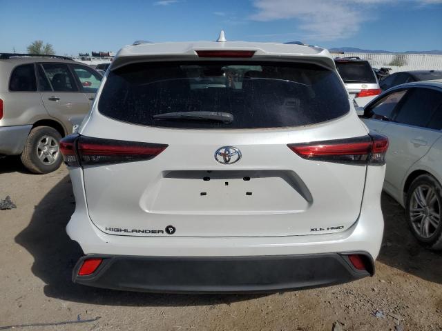 5TDHZRBH9NS239406 - 2022 TOYOTA HIGHLANDER XLE WHITE photo 6
