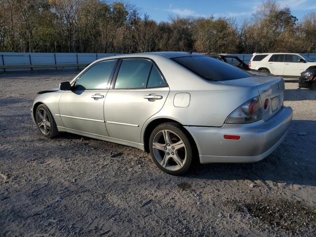 JTHBD192X20055435 - 2002 LEXUS IS 300 SILVER photo 2