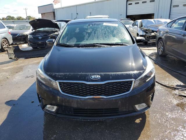 3KPFL4A75HE075560 - 2017 KIA FORTE LX BLACK photo 5