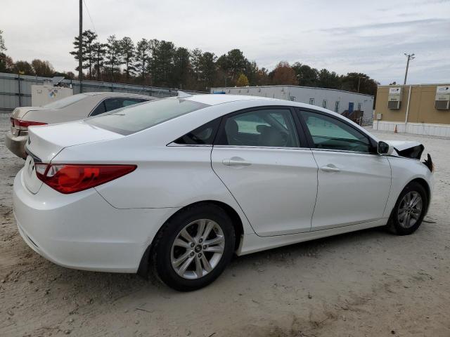 5NPEB4AC5DH527671 - 2013 HYUNDAI SONATA GLS WHITE photo 3