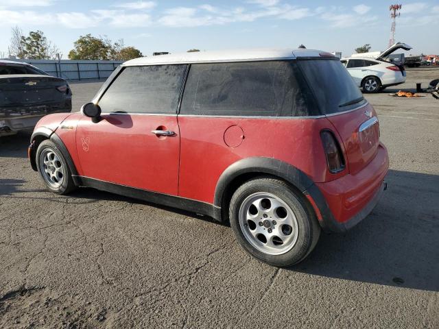 WMWRC33432TE12395 - 2002 MINI COOPER RED photo 2