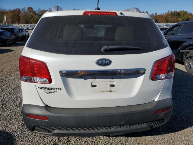 5XYKTDA19BG057650 - 2011 KIA SORENTO BASE WHITE photo 6