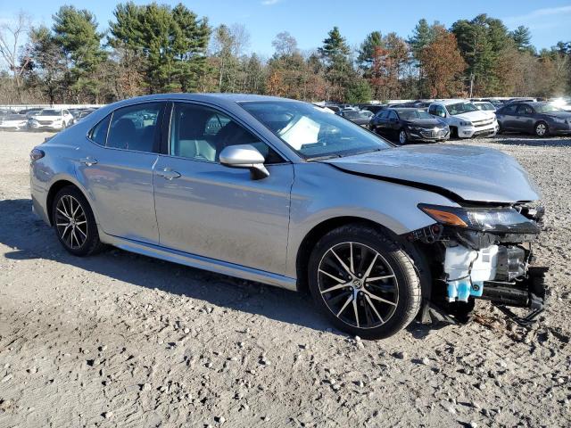 4T1G11AK7MU525083 - 2021 TOYOTA CAMRY SE SILVER photo 4