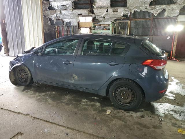 KNAFK5A86G5636096 - 2016 KIA FORTE LX GRAY photo 2