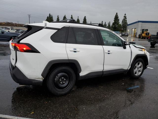 2T3W1RFV4LC066339 - 2020 TOYOTA RAV4 XLE WHITE photo 3