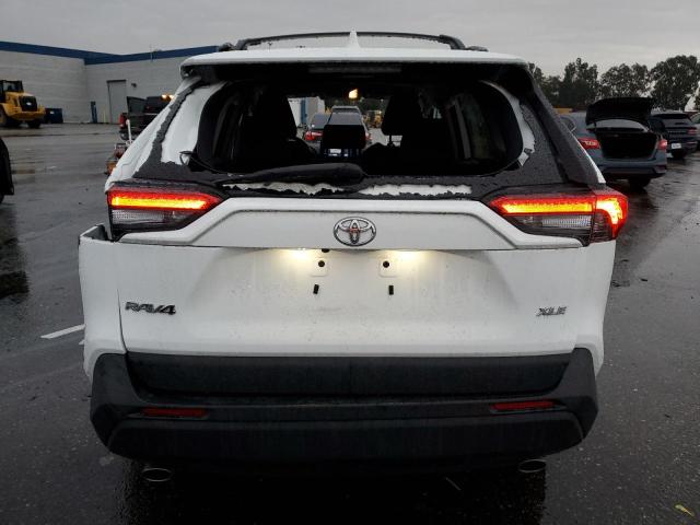 2T3W1RFV4LC066339 - 2020 TOYOTA RAV4 XLE WHITE photo 6