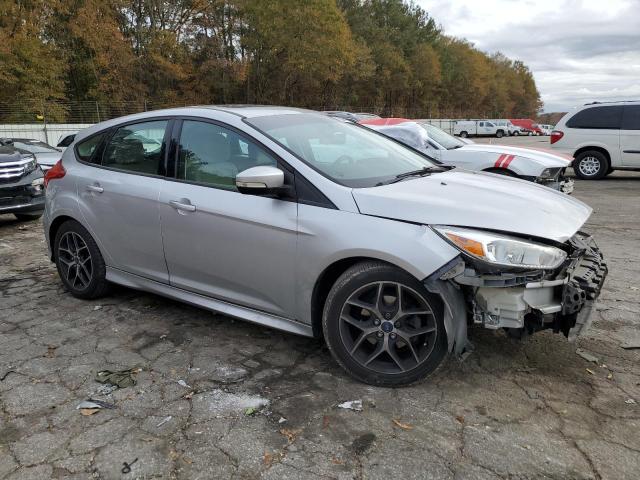 1FADP3K25FL214301 - 2015 FORD FOCUS SE SILVER photo 4