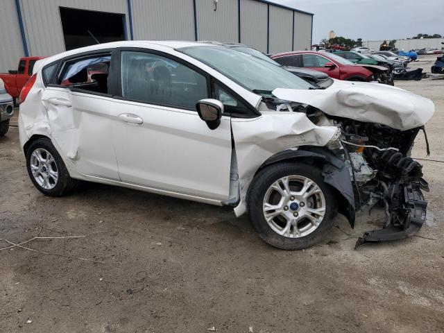 3FADP4EJ5GM197069 - 2016 FORD FIESTA SE WHITE photo 4