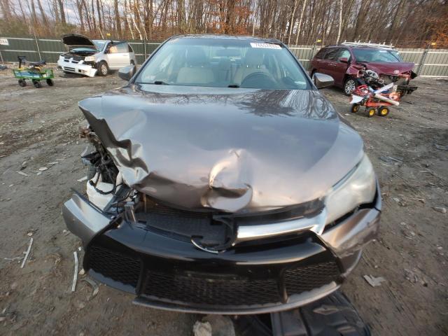 4T1BF1FK4HU341424 - 2017 TOYOTA CAMRY LE GRAY photo 5