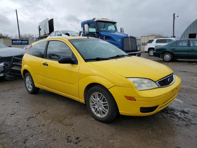 1FAFP31N57W143444 - 2007 FORD FOCUS ZX3 YELLOW photo 4