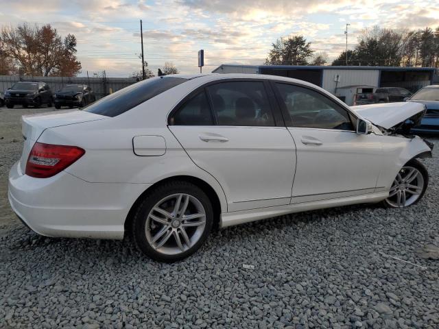 WDDGF4HB0DR270766 - 2013 MERCEDES-BENZ C 250 WHITE photo 3