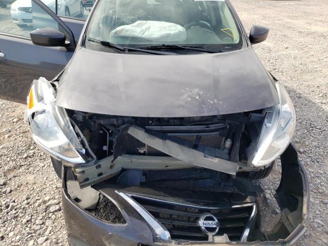 3N1CN7AP7FL886495 - 2015 NISSAN VERSA S GRAY photo 7