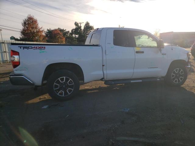 5TFUW5F11EX364150 - 2014 TOYOTA TUNDRA DOUBLE CAB SR/SR5 WHITE photo 3