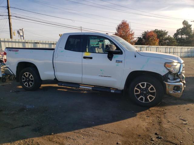 5TFUW5F11EX364150 - 2014 TOYOTA TUNDRA DOUBLE CAB SR/SR5 WHITE photo 4