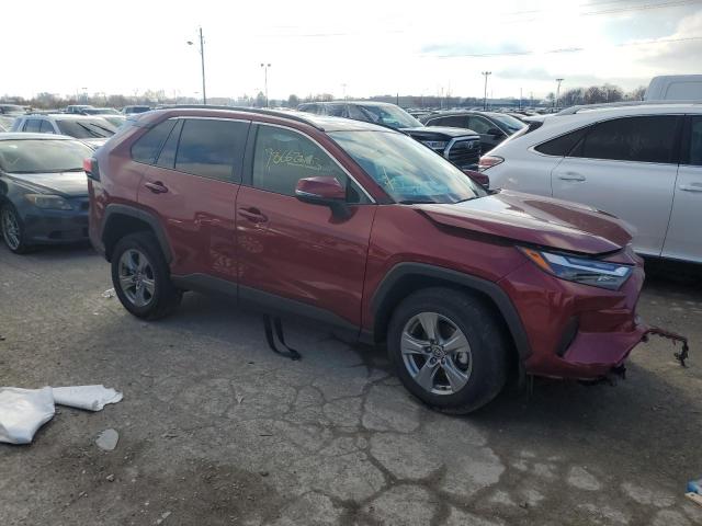 2T3P1RFV8NW300407 - 2022 TOYOTA RAV4 XLE RED photo 4