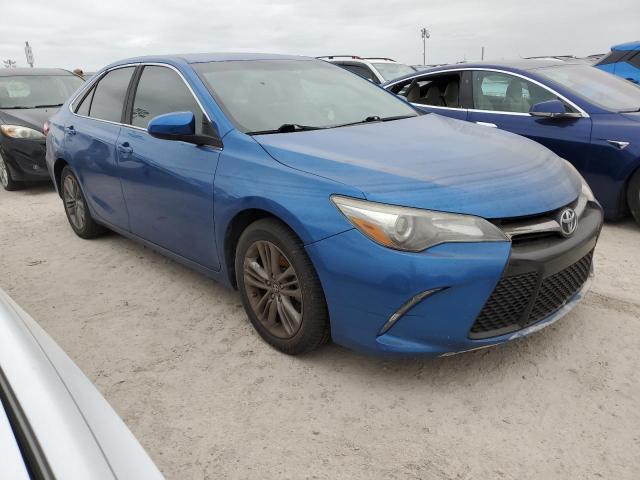 4T1BF1FK5HU668804 - 2017 TOYOTA CAMRY LE BLUE photo 4