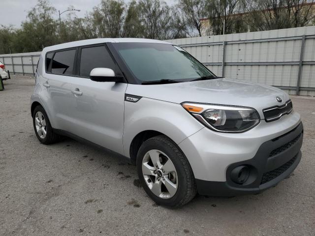 KNDJN2A22J7597937 - 2018 KIA SOUL SILVER photo 4